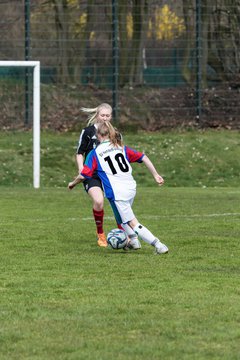 Bild 107 - wBJ SV Henstedt Ulzburg - TSV Sch�nberg : Ergebnis: 5:2